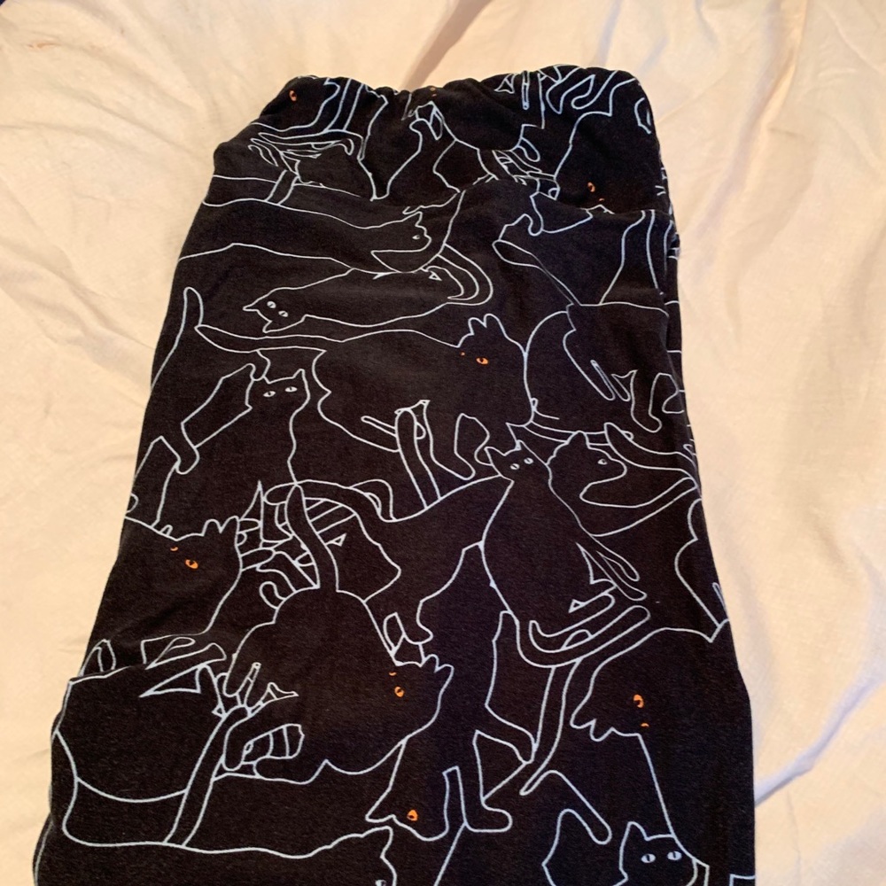 EUC LuLaRoe TC2 Cat leggings